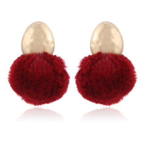 WINE FLUFFY EARRING ON GOLD STUD 