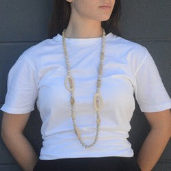 CREAM RESIN BEAD NECKLACE