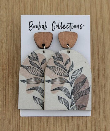 WOODEN FLORAL EARRING