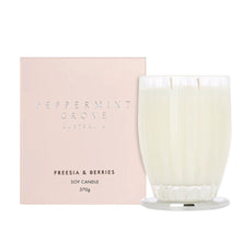 FREESIA & BERRIES CANDLE 370G 